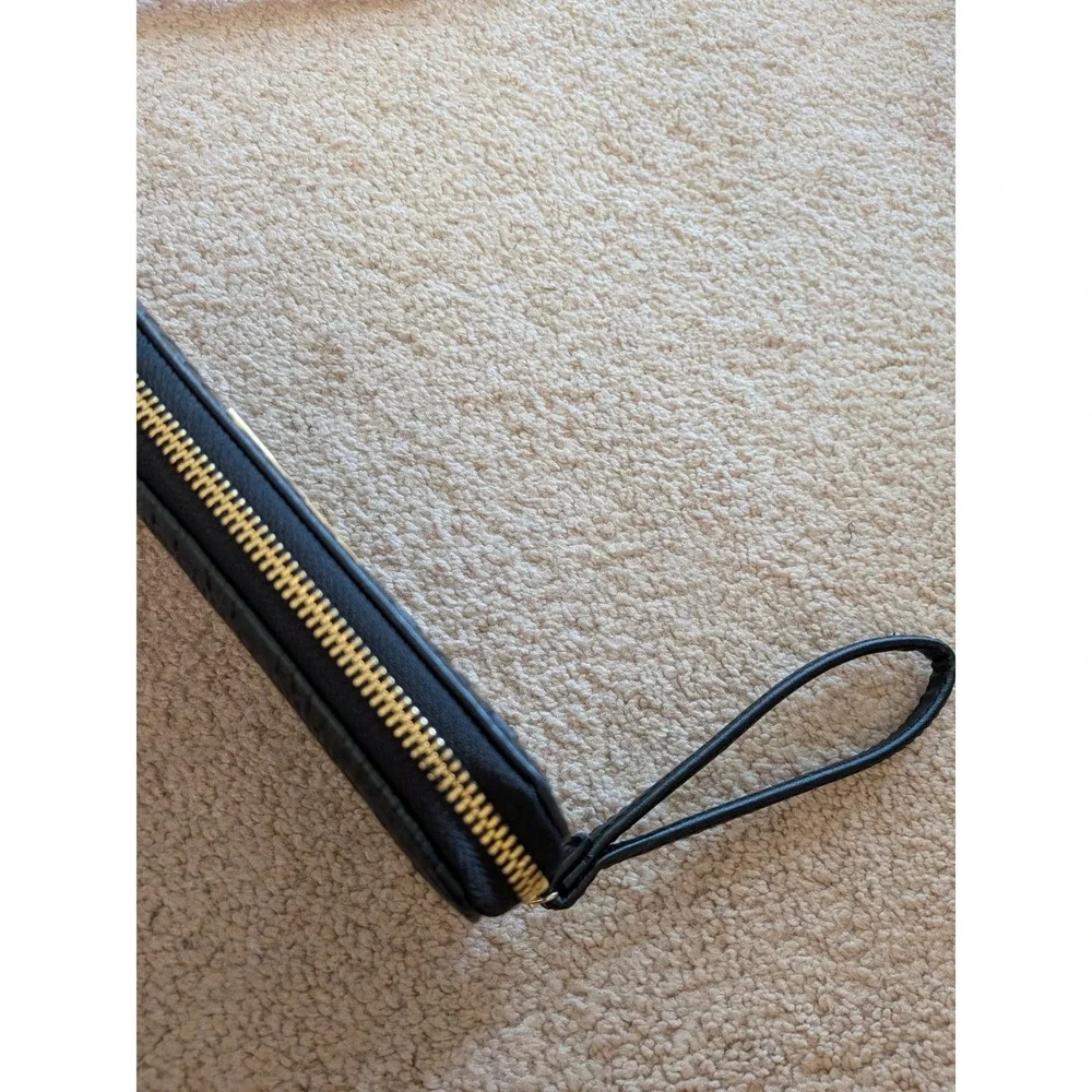 Steve Madden Black Embossed Logo Zip‎ Around Continental Wallet Wristlet Clutch